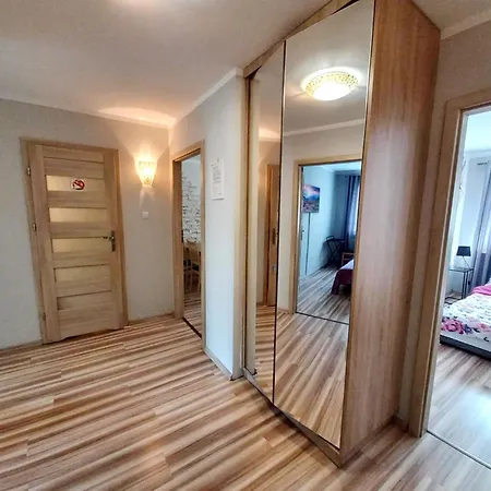 M-5 - 74m2 - Free Parking Apartment Czestochowa